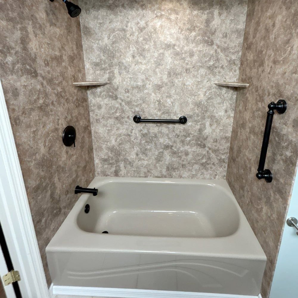 http://Oversized%20tub%20with%20beautiful%20design%20patterns